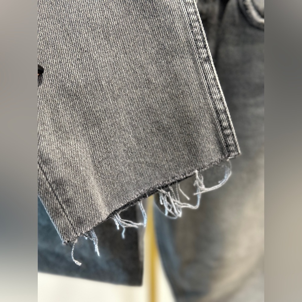 Grlfrnd denim, karolina in grey. Size 25. With raw hem. New without tags! - Picture 14 of 14